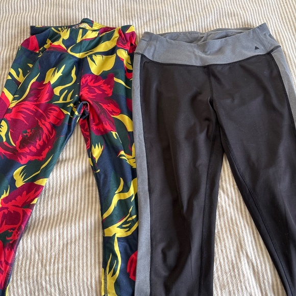 Pair of Two Burton Snowboards Leggings - Picture 2 of 5